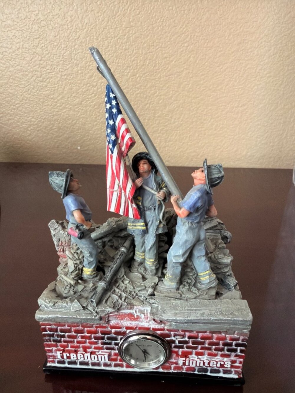 Freedom Fighters 9/11 Firefighter Memorial Clock Figurine w/Box - UnTESTED - Picture 16 of 16